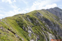 Čaka na sliko...vrh na desni je bil osvojen...